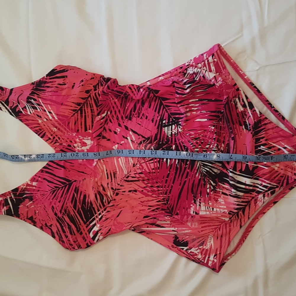 Swimsuit - Picture 7 of 8